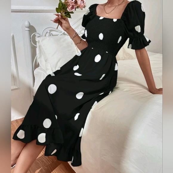 New Gorgeous Smocked Polka Dot Midi Dress On / Off Shoulder Black White - Picture 5 of 7